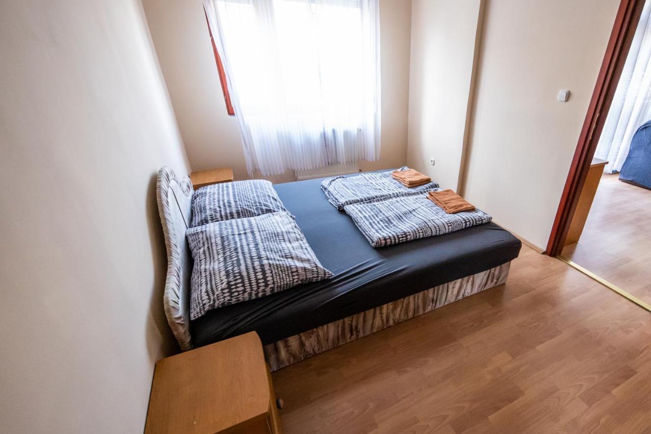 Elit Apartman Apartment Debreţin Exterior foto