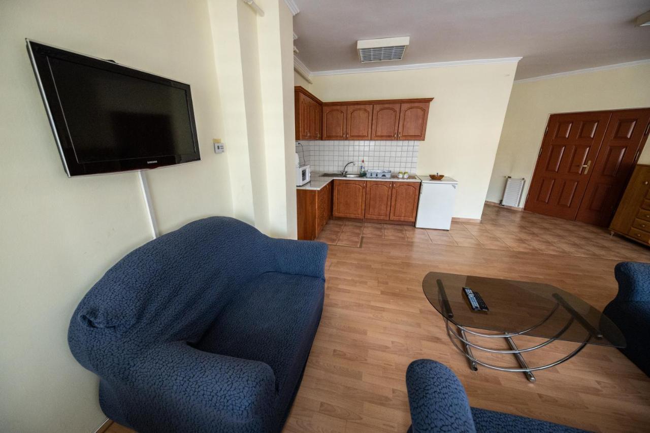 Elit Apartman Apartment Debreţin Exterior foto