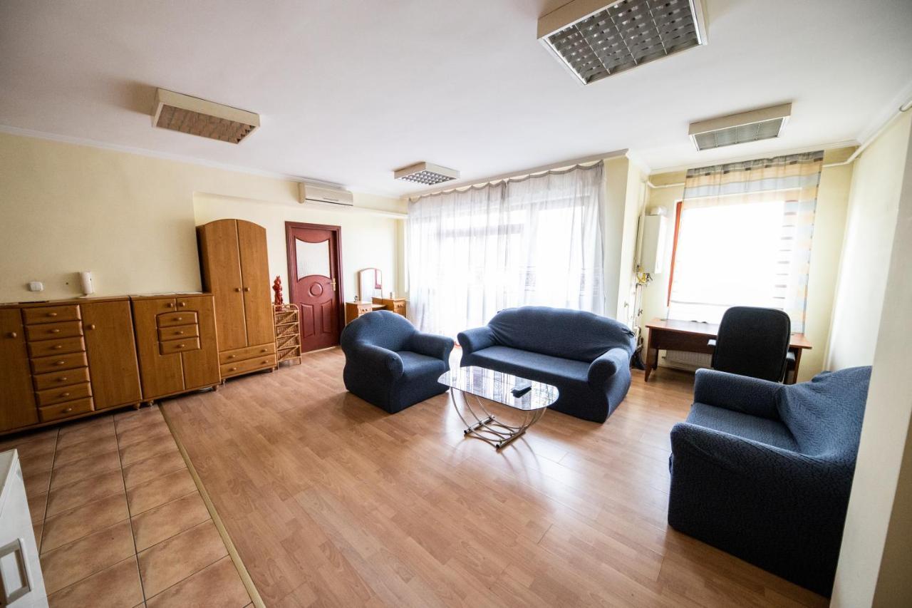 Elit Apartman Apartment Debreţin Exterior foto